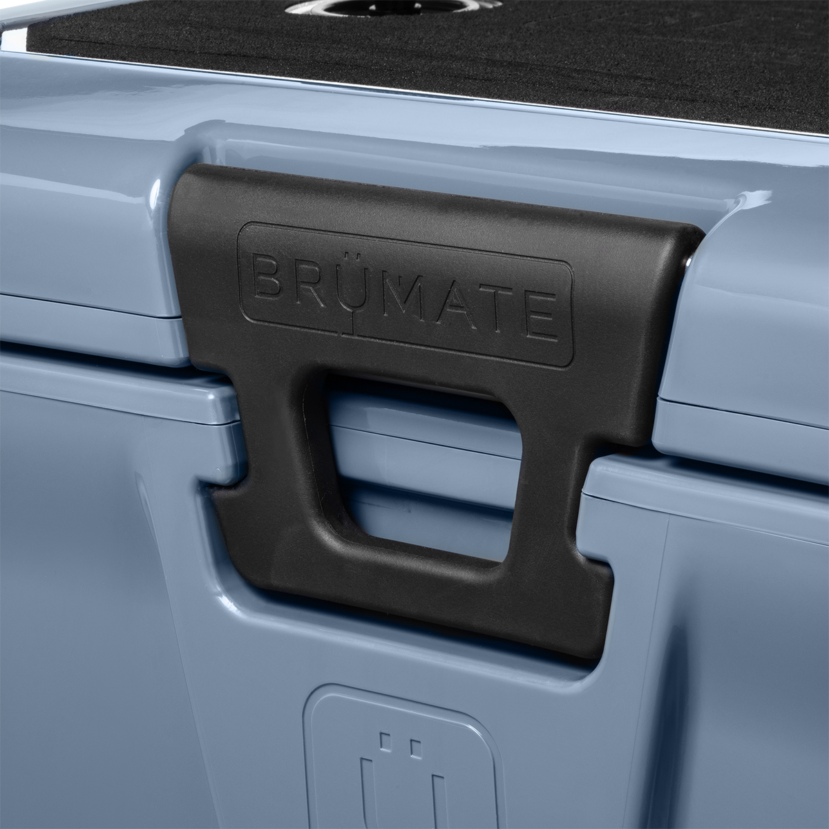 brutank-20qt-n8 BruTank-20-Denim-Latch.png
